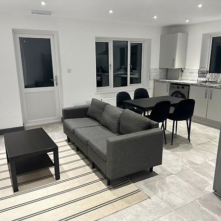 The Little Oaks Appartement Birmingham Buitenkant foto